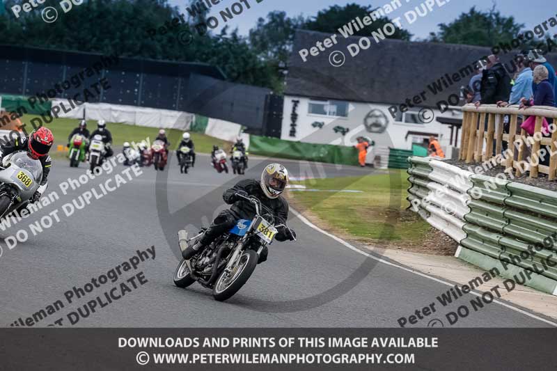 Vintage motorcycle club;eventdigitalimages;mallory park;mallory park trackday photographs;no limits trackdays;peter wileman photography;trackday digital images;trackday photos;vmcc festival 1000 bikes photographs